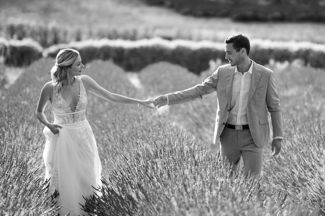 photographe-mariage-couple-champ-lavande-Provence-2021